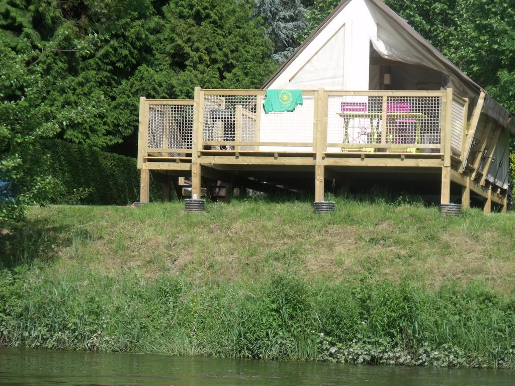 Camping Des Ribieres Confolens Exterior foto