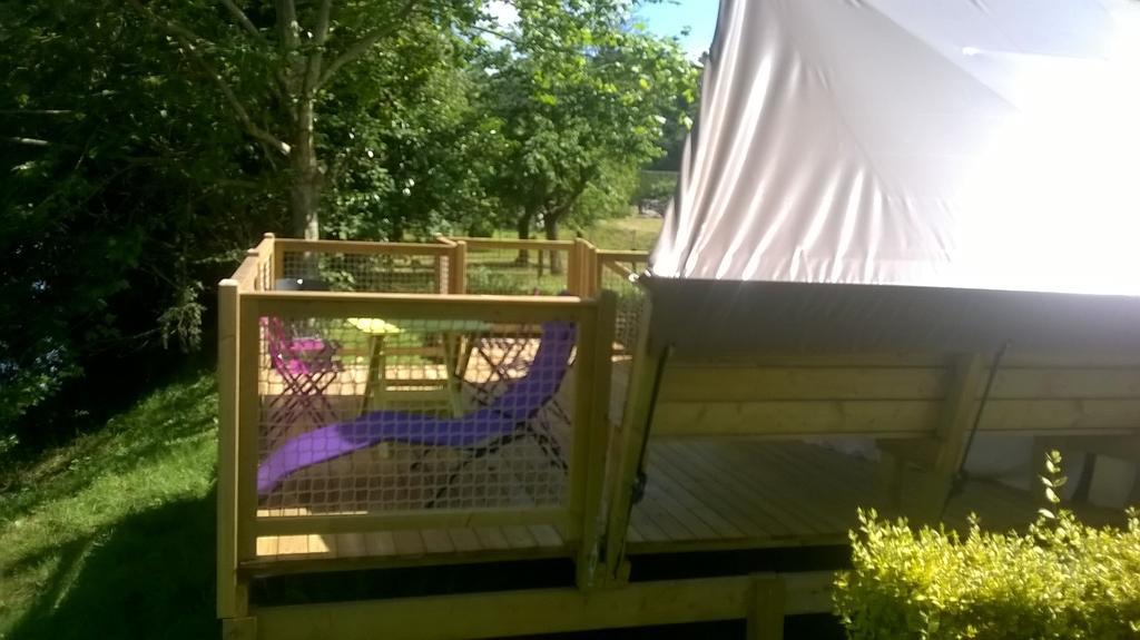 Camping Des Ribieres Confolens Exterior foto