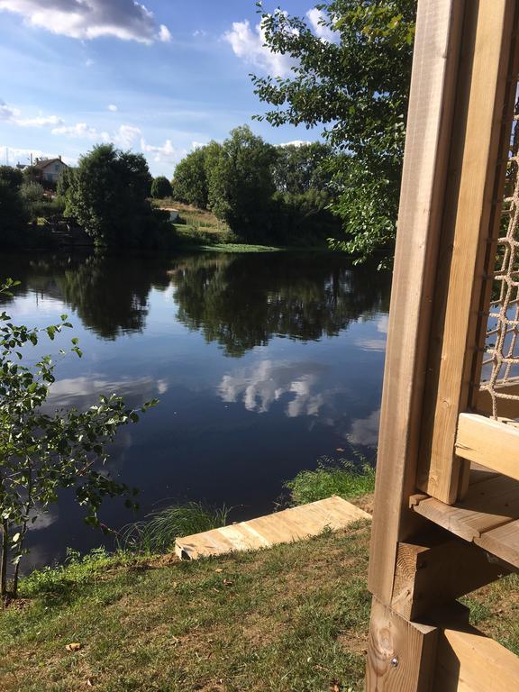 Camping Des Ribieres Confolens Exterior foto