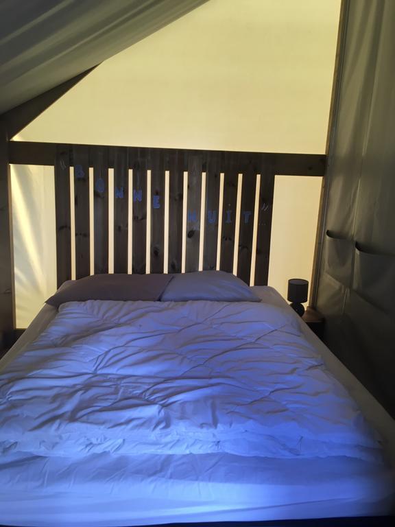 Camping Des Ribieres Confolens Exterior foto