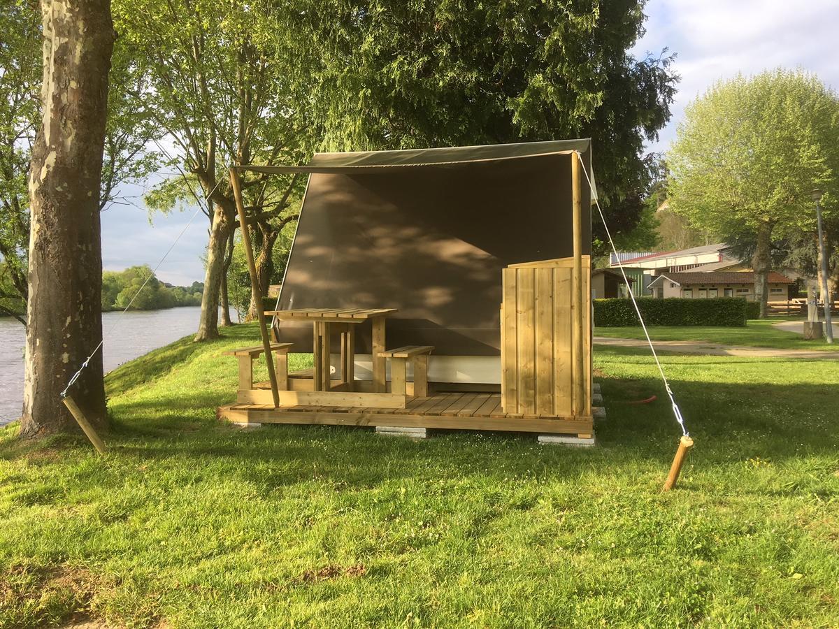 Camping Des Ribieres Confolens Exterior foto